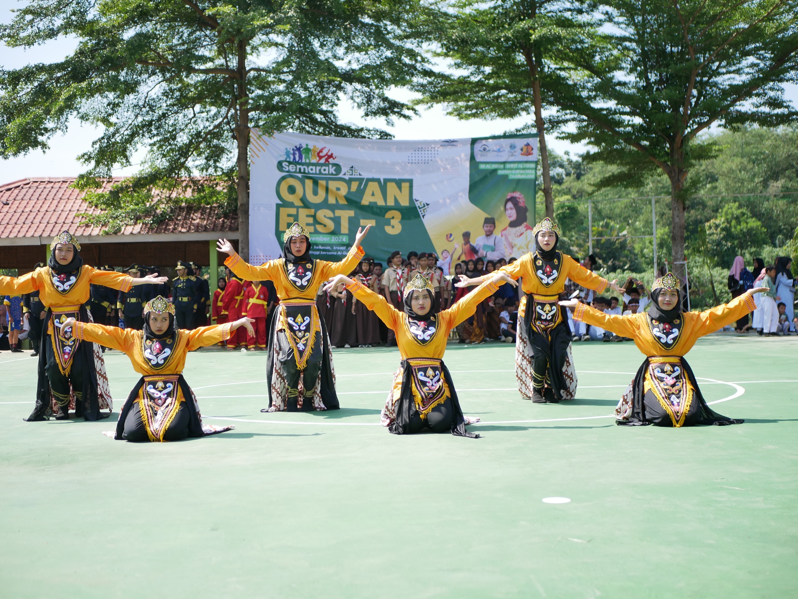 Tari Tradisional & Modern